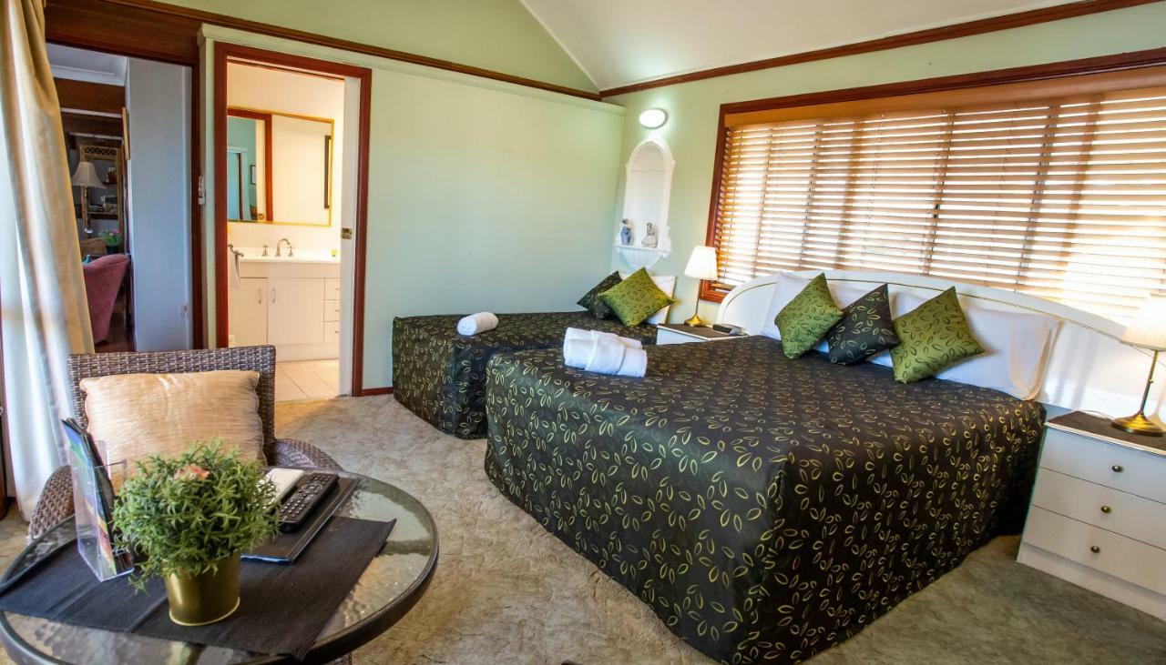 Ainslie Manor Bed And Breakfast Ред-Клифф Экстерьер фото