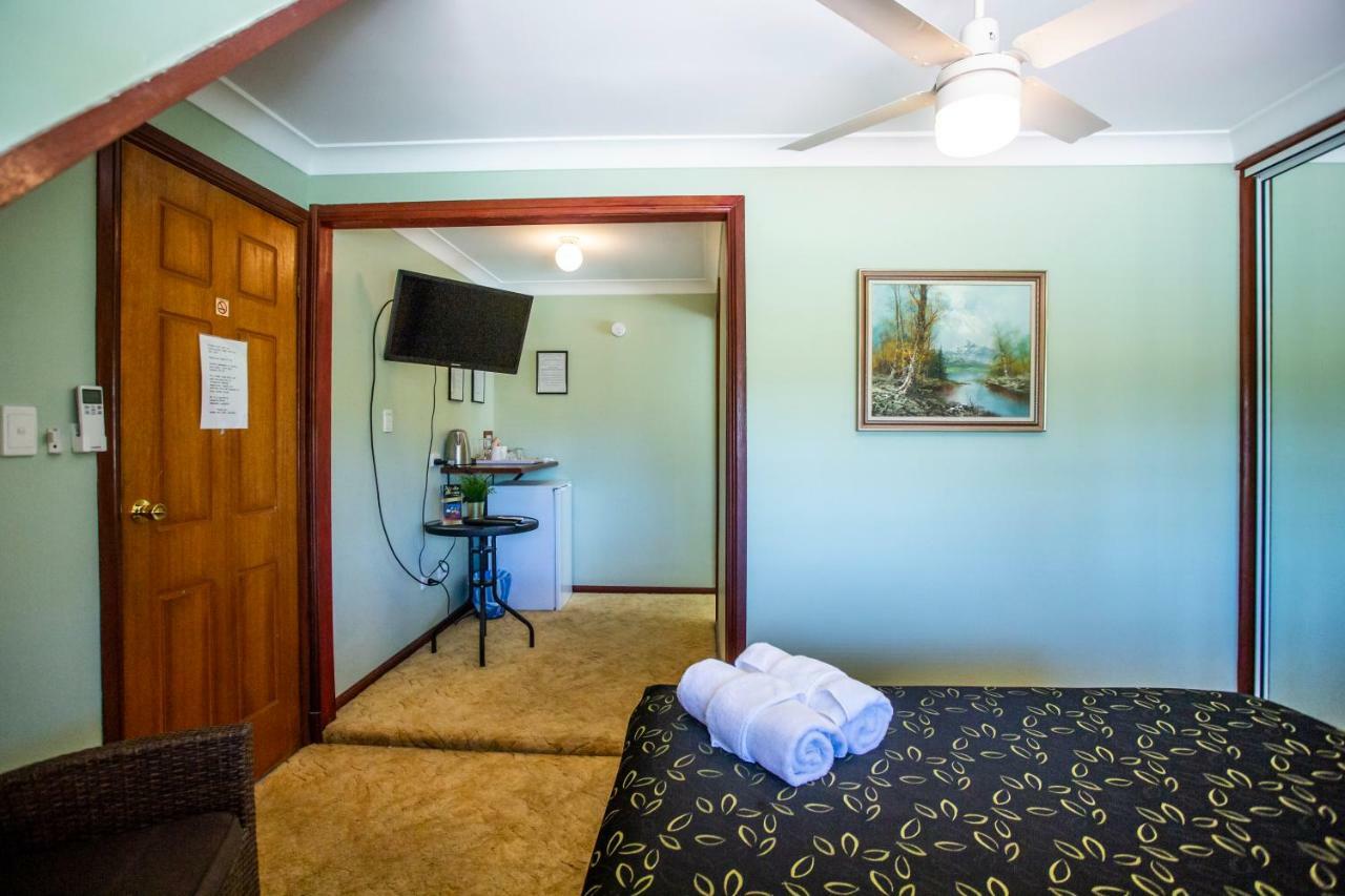Ainslie Manor Bed And Breakfast Ред-Клифф Экстерьер фото